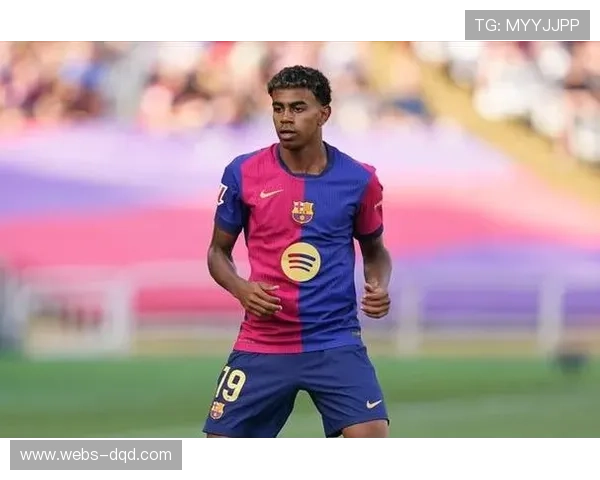 诺坎普回归瞬间：球迷高歌致敬，亚马尔成五大联赛过人王