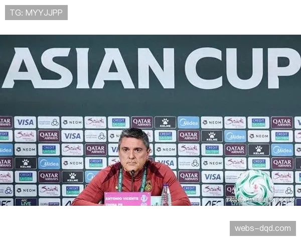 官方:美因茨主帅因战绩不佳下课,U23教练暂代主帅一职 官方:美因茨主帅因战绩不佳下课,U23教练暂代主帅一职